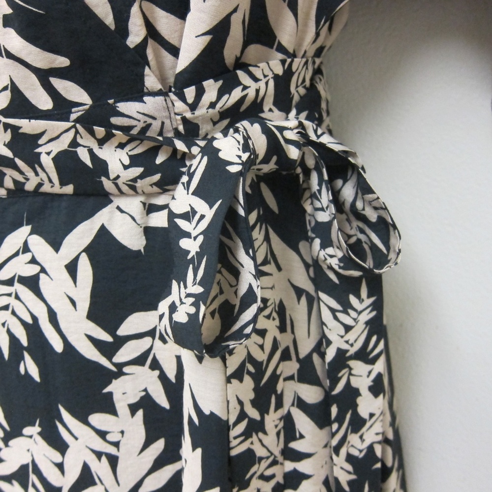 NEW! ba&sh Tabby Wrap Dress Black & Beige Print Midi Length + ba&sh Tote - XS - Picture 5 of 17